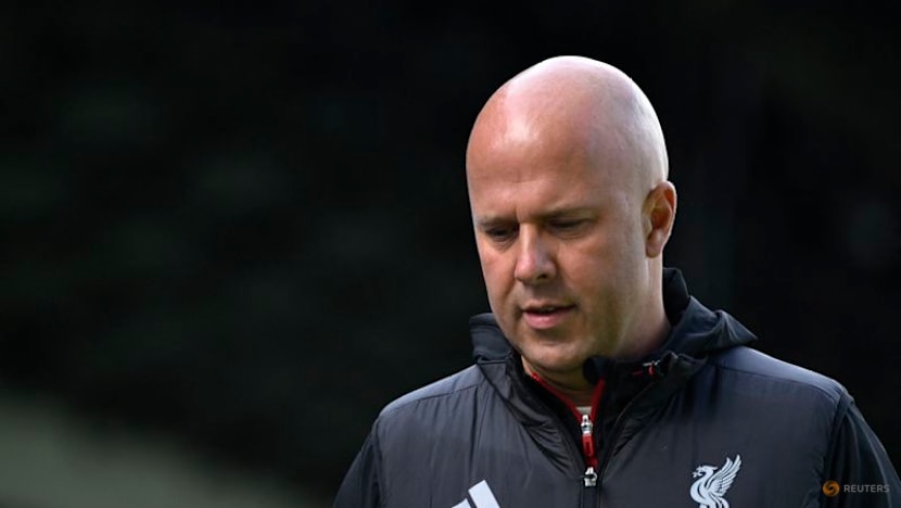 Arsenal can go top as Liverpool seek to return to winning ways at Chelsea