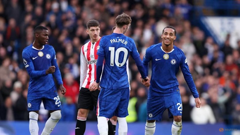 Chelsea ride luck to beat Brentford in coach Rosenior's league debut