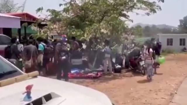 缅甸爆发武装冲突 迫使大批平民逃往泰国