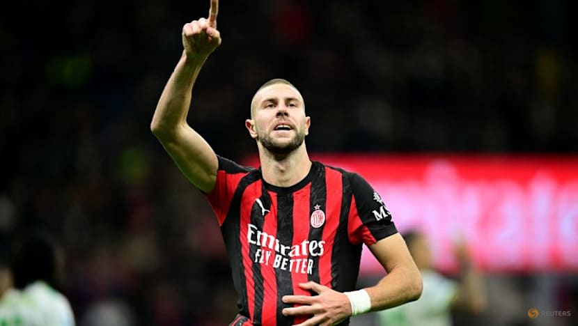 Milan grind out vital win over Roma to leave Serie A tight at the top