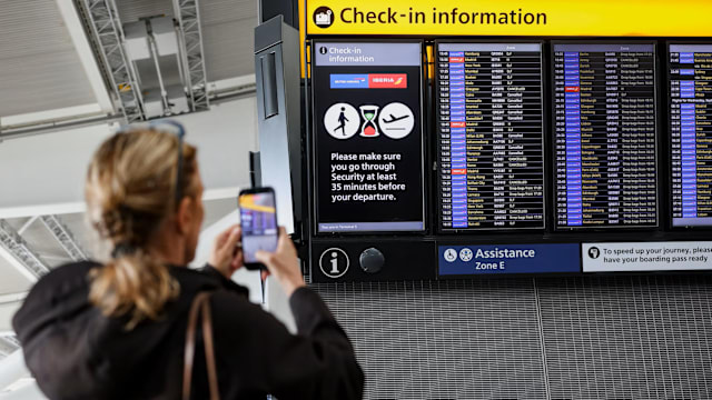 英国航空交通管制系统故障数小时 航班现已恢复运作