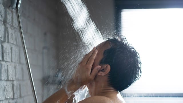 为减少能源用量 德国媒体吁民众洗澡仅洗四个部位