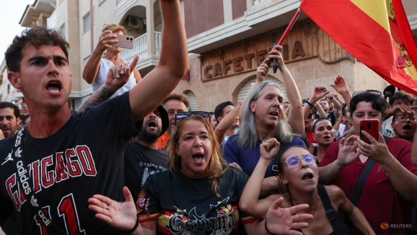 Spain tightens scrutiny of far-right groups after clashes