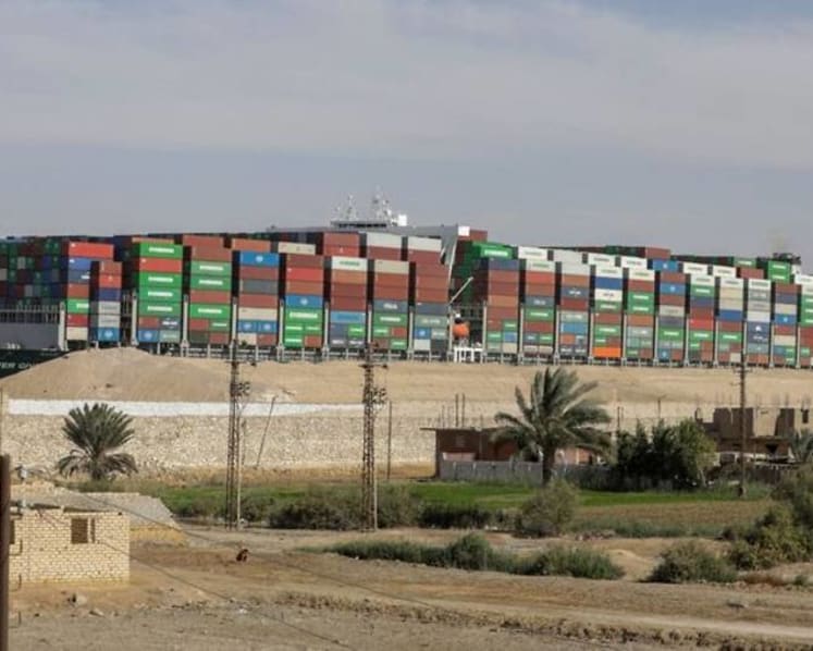 Egypt seeks settlement out of court for Suez Canal blockage
