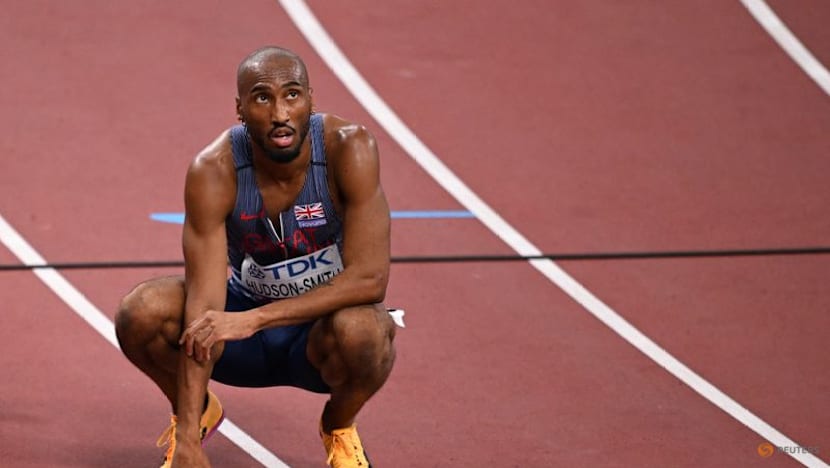 Hudson-Smith hobbles through to 400m semis in Tokyo