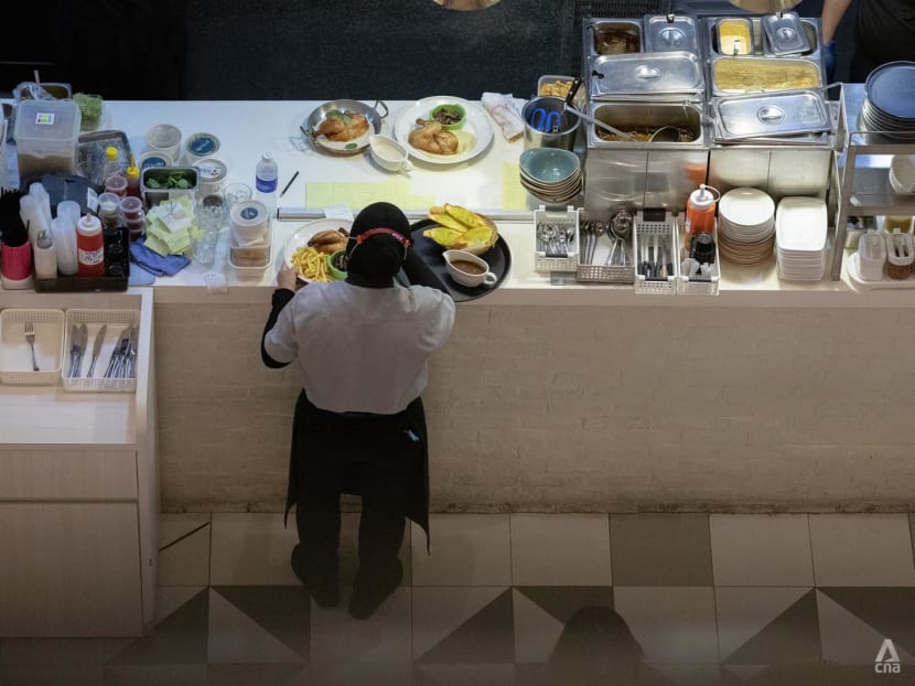 Youths' growing disdain for certain part-time work in F&B, retail leaves businesses desperate for staff Youths' growing disdain for certain part-time work in F&B, retail leaves businesses desperate for staff