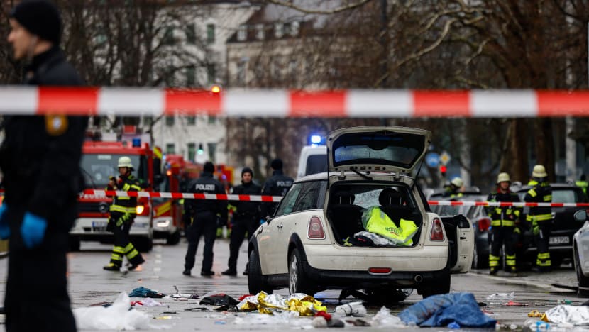 Sekurang-kurangnya 20 cedera setelah kereta rempuh orang ramai di Munich