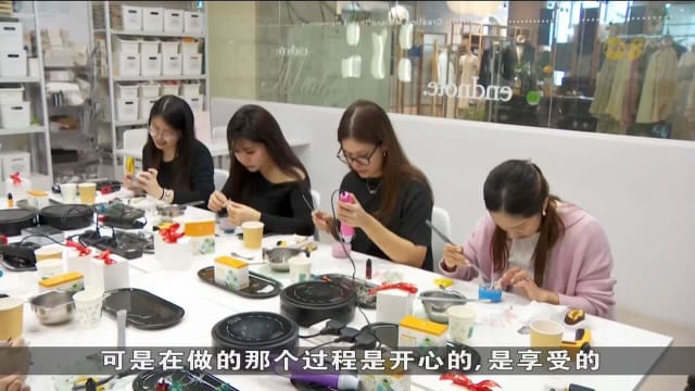 更多人手制圣诞礼物表达心意 业者：需求增30%