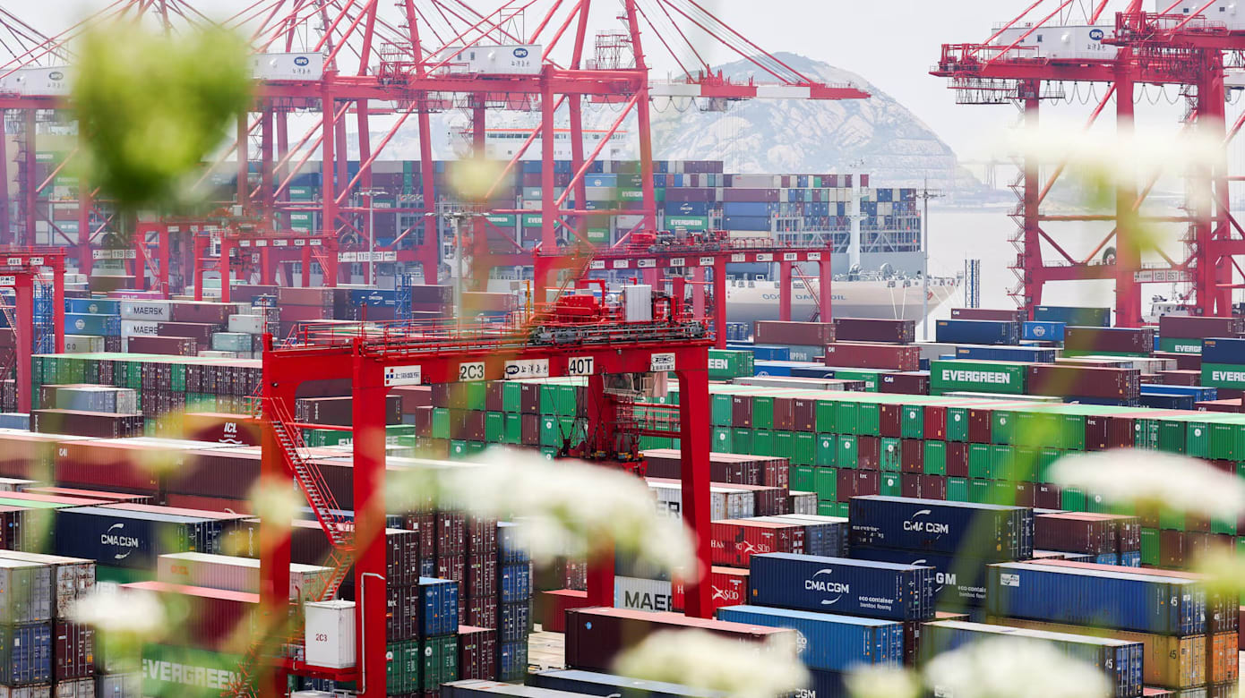 中国10月出口意外下滑1.1% 创2月来最差表现