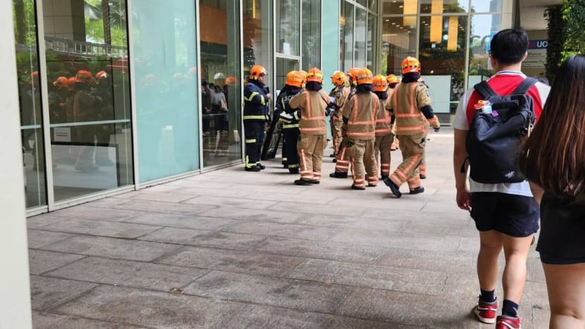 Fire breaks out at HDB Hub Fire breaks out at HDB Hub