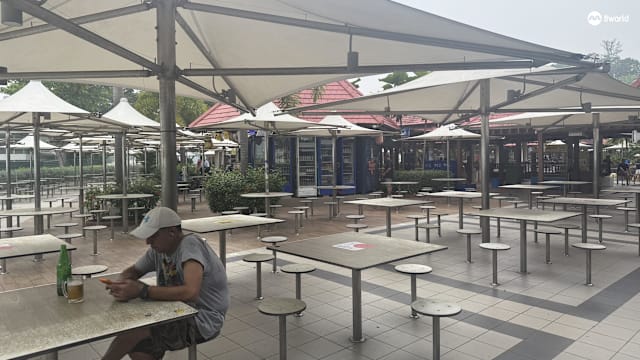 烟霾影响东海岸公园人潮 熟食中心摊贩生意跌约七成