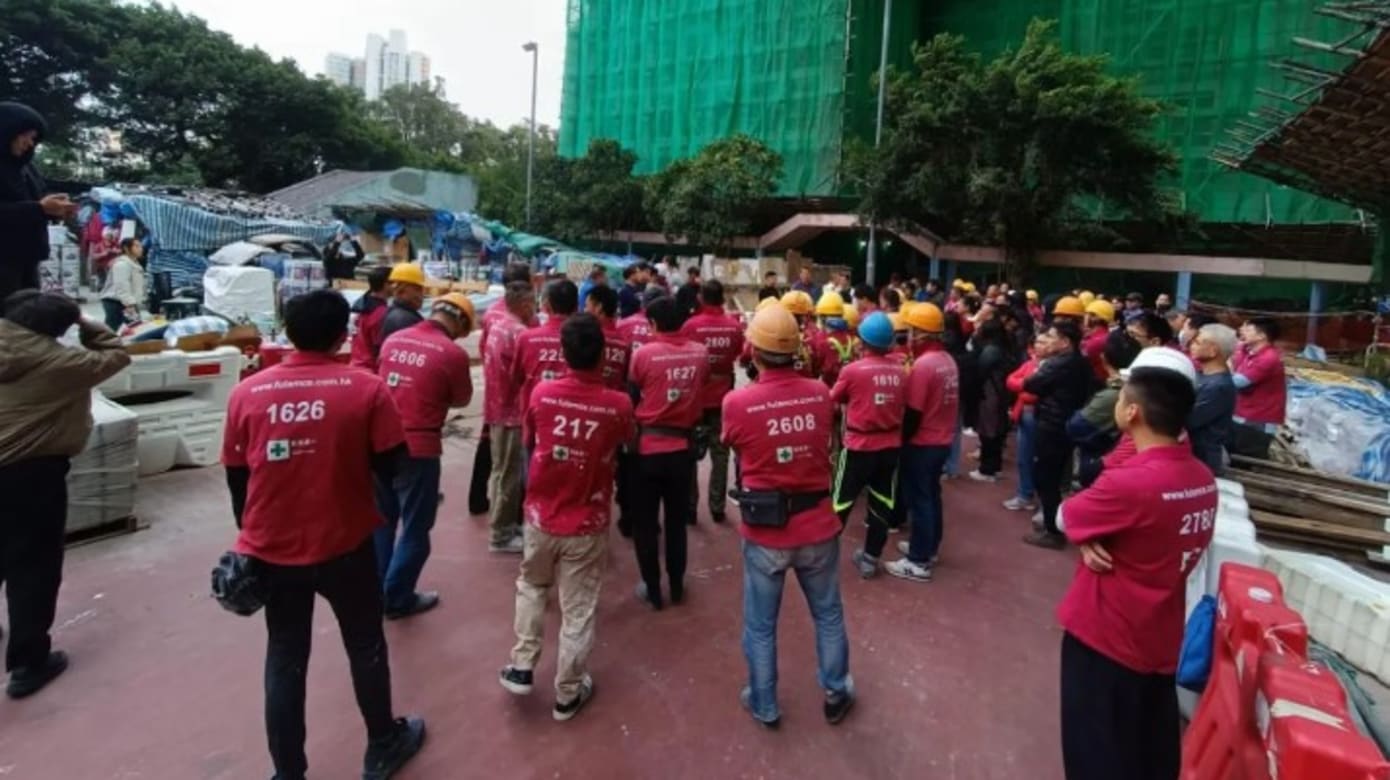 宏福苑火灾后其他居民忧重演 促拆棚网禁工人携烟