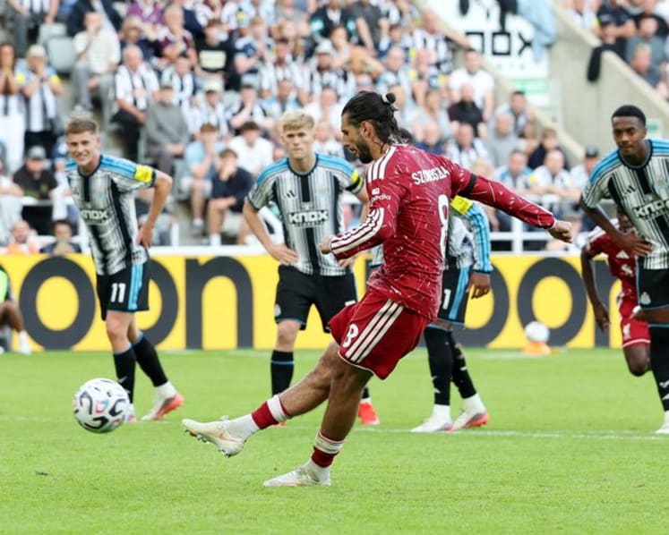 Liverpool snatch late draw with Newcastle as Iraola era begins
