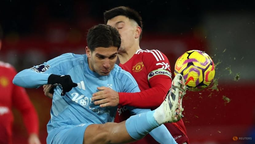 Manchester United suffer 3-2 home defeat by Nottingham Forest Manchester United suffer 3-2 home defeat by Nottingham Forest