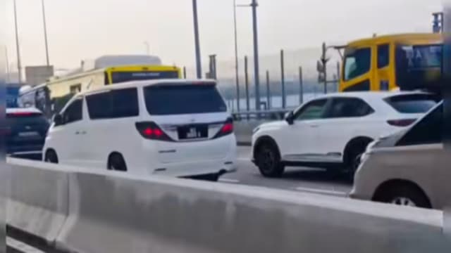 兀兰关卡今早车祸 一名司机被捕