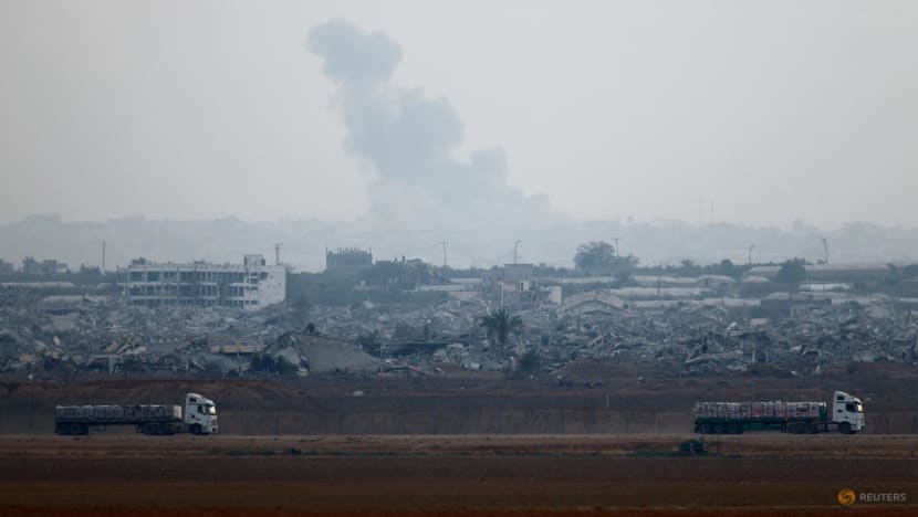 Israeli military kills 4 near aid distribution site in Gaza, medics say Israeli military kills 4 near aid distribution site in Gaza, medics say