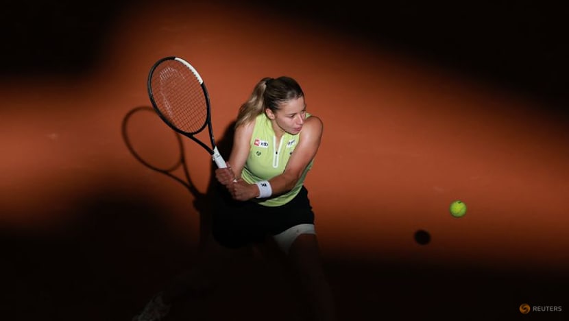Chwalinska topples Shnaider to book French Open final with Andreeva