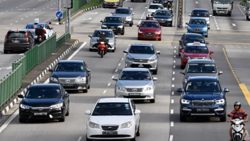 Harga COE ditutup lebih tinggi; premium kereta kecil sekali lagi cecah S$100,000