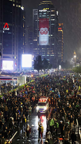 Indonesian students continue to protest despite warnings of crackdown