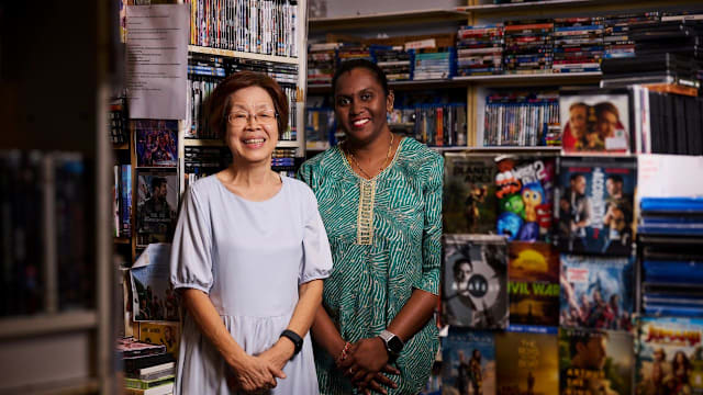 Rida Video Centre结业清仓大减价，老板娘呼叫顾客来领取余额！