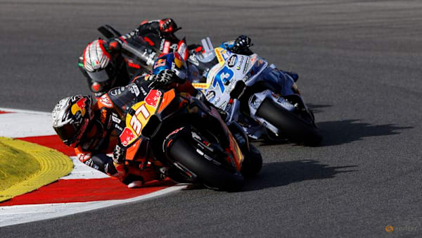 Alex Marquez battles past Acosta to claim sprint win at Portuguese GP