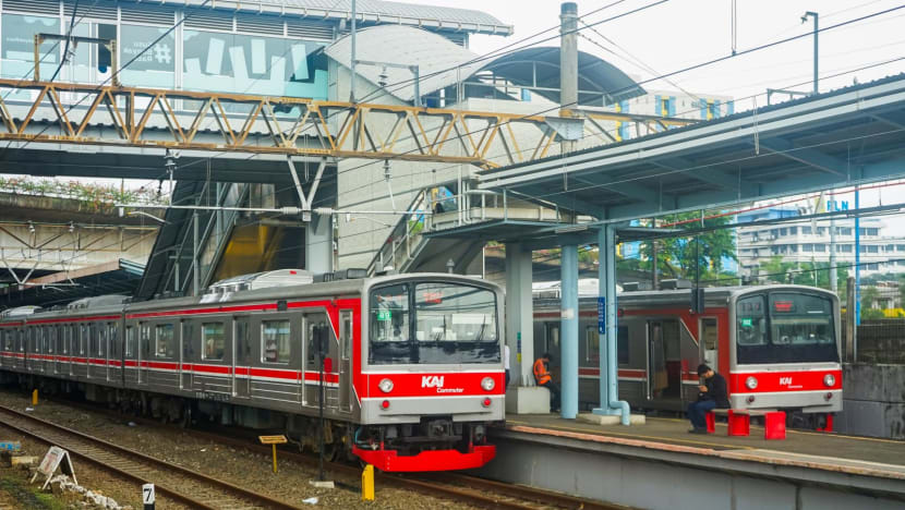 Menteri Maruarar usulkan KRL Jabodetabek Ekspres untuk pekerja di luar Jakarta Menteri Maruarar usulkan KRL Jabodetabek Ekspres untuk pekerja di luar Jakarta