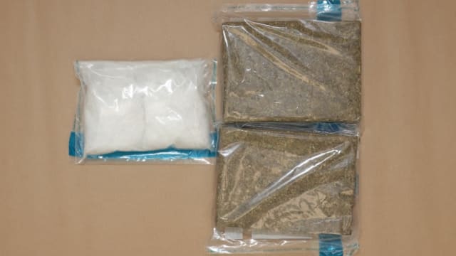 被追捕时将毒丢河逃跑 外籍男子两天后被捕
