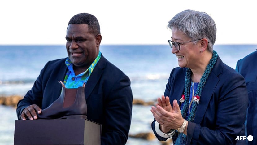 Australia and Vanuatu agree US$325 million security and economic pact amid China competition Australia and Vanuatu agree US$325 million security and economic pact amid China competition