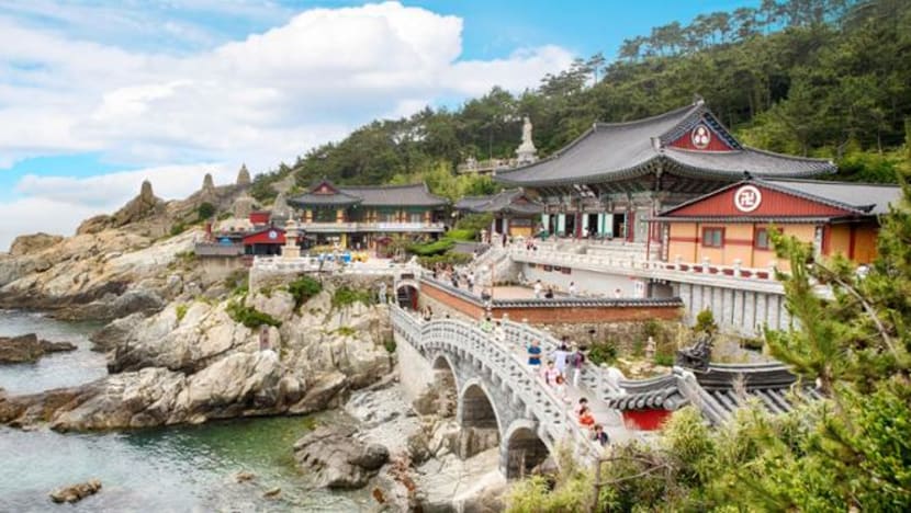 Mau jalan-jalan ke Korea? Cek 100 destinasi wisata yang wajib masuk wishlist kamu! Mau jalan-jalan ke Korea? Cek 100 destinasi wisata yang wajib masuk wishlist kamu!