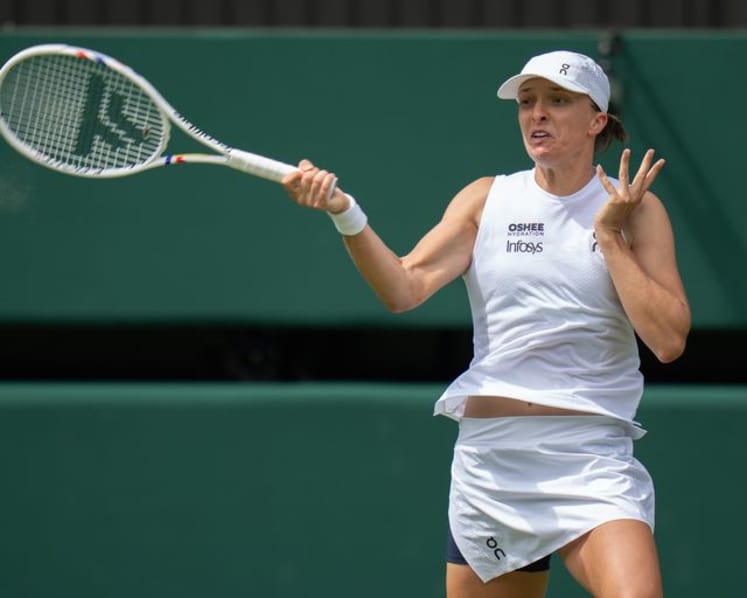 Serena and Wawrinka go down fighting at Wimbledon