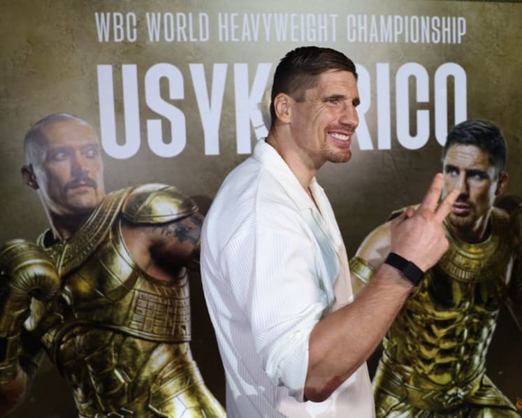 Usyk title clash at Pyramids proves there are no limits, says kickboxer Verhoeven