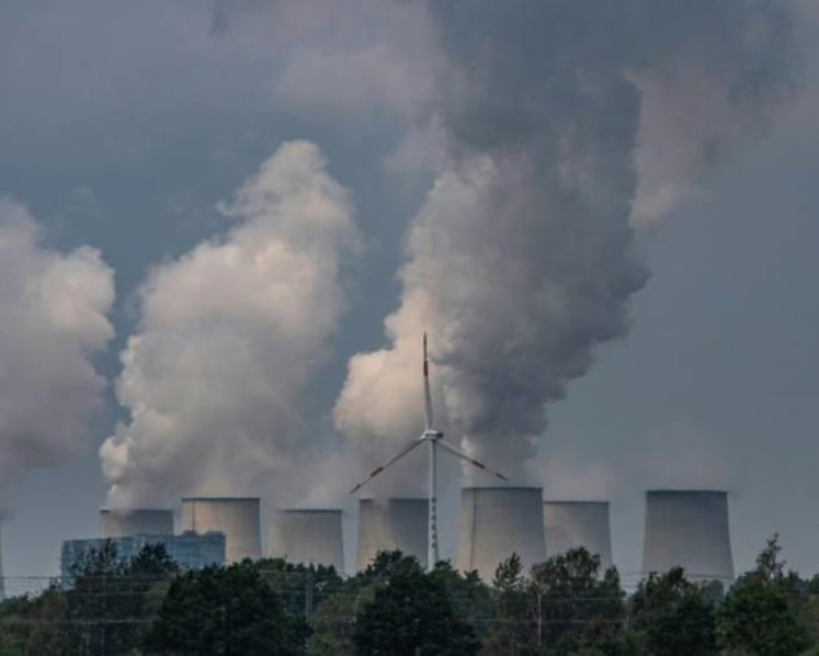 Rich should pay for greater carbon footprint: Study