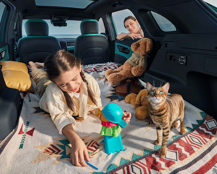 From the Pitch to the Road – LEPAS L8 PHEV Redefines Elegant Mobility
