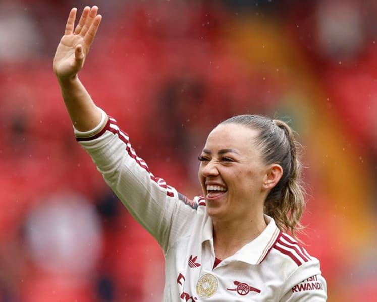 Chelsea sign Ireland women's captain McCabe