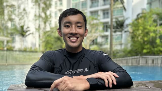 本地第一人! 军医完成美国哈德逊河“八桥”马拉松游泳比赛