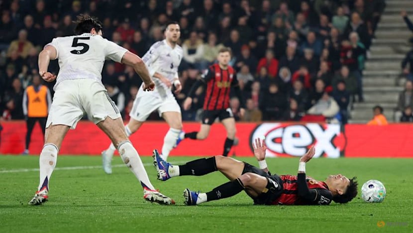 Maguire sees red as Man United held to 2-2 draw at Bournemouth
