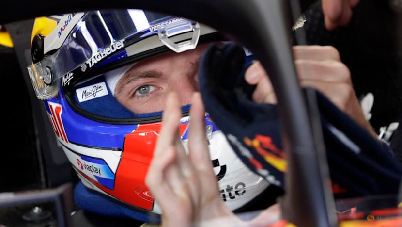 Verstappen on pole in Baku after Piastri and Leclerc crash