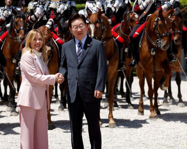 Italy's Meloni and South Korea's Lee agree to deepen ties in Rome talks