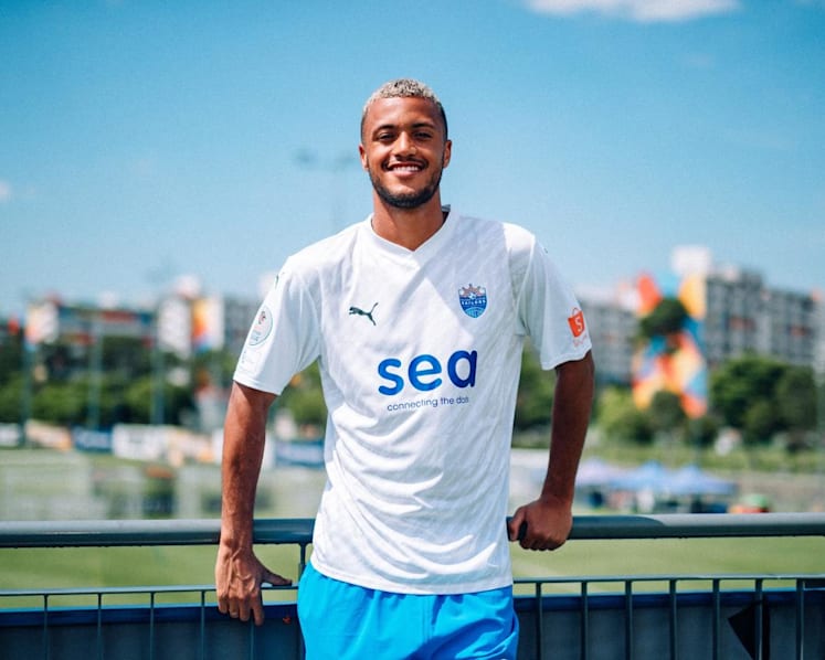 Singapore's Lion City Sailors sign former Ajax forward Richairo Zivkovic