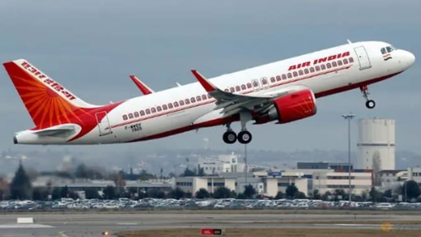 கழிப்பறைத் தொட்டியில் பிளாஸ்டிக் பைகள் - திருப்பிவிடப்பட்ட Air India விமானம் கழிப்பறைத் தொட்டியில் பிளாஸ்டிக் பைகள் - திருப்பிவிடப்பட்ட Air India விமானம்