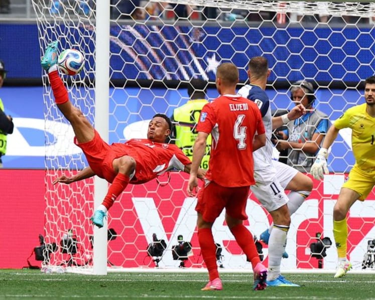 Switzerland make two changes, Algeria three for World Cup last-32 clash