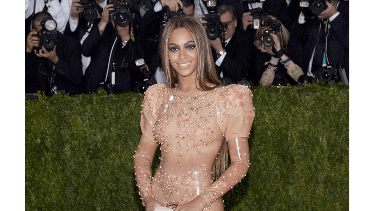 Beyoncé's $3.5k cake - 8days