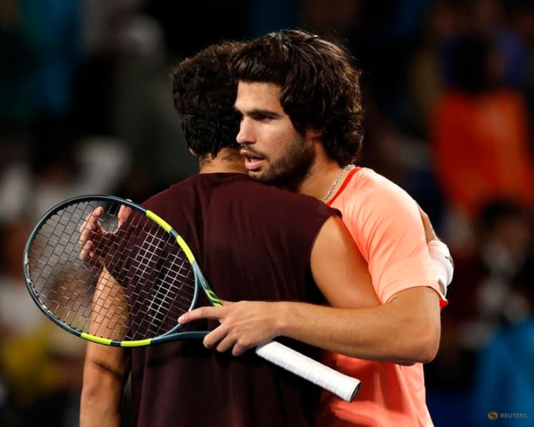 Alcaraz rallies past Munar into Japan Open final