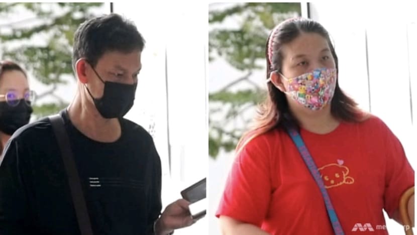 Wanita mengaku simbah kopi pada kostum tarian singa, ganggu pertandingan Wanita mengaku simbah kopi pada kostum tarian singa, ganggu pertandingan