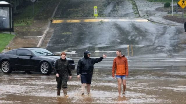 飓风海伦登陆美国 至今已造成至少33人死亡