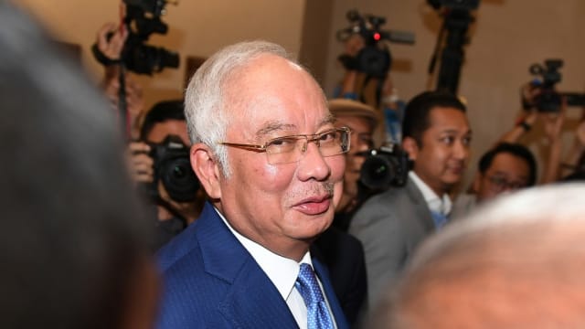 纳吉SRC上诉案刚开审 首席辩护律师：我不干了