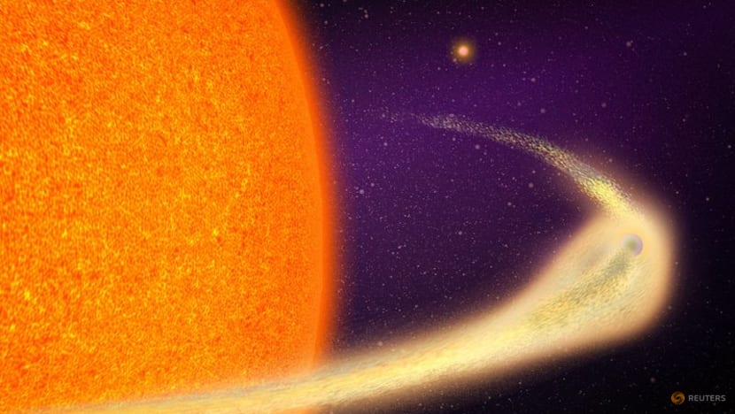 Planet with comet-like tail observed disintegrating near its star
