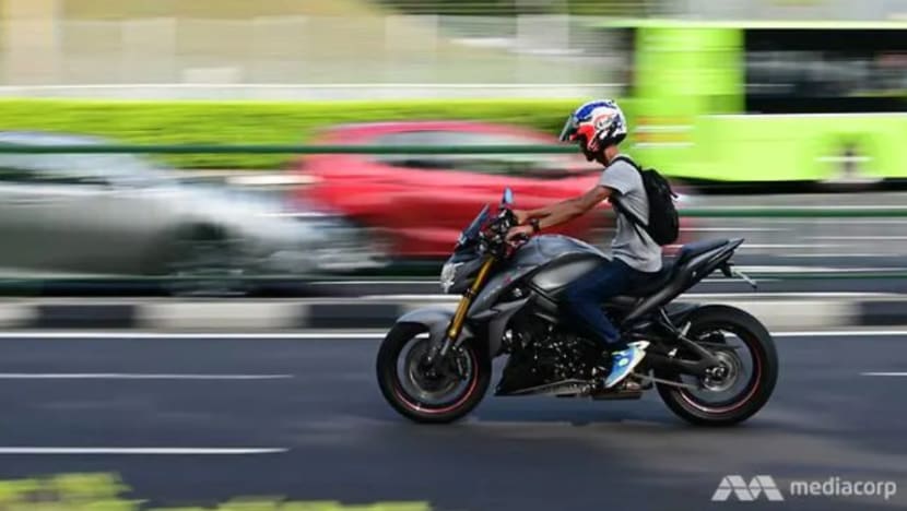Premium tinggi COE dan kesannya terhadap penghantar guna motosikal Premium tinggi COE dan kesannya terhadap penghantar guna motosikal
