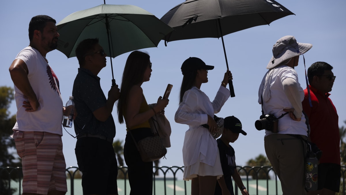 Global temperatures stuck at near-record highs in April: EU monitor