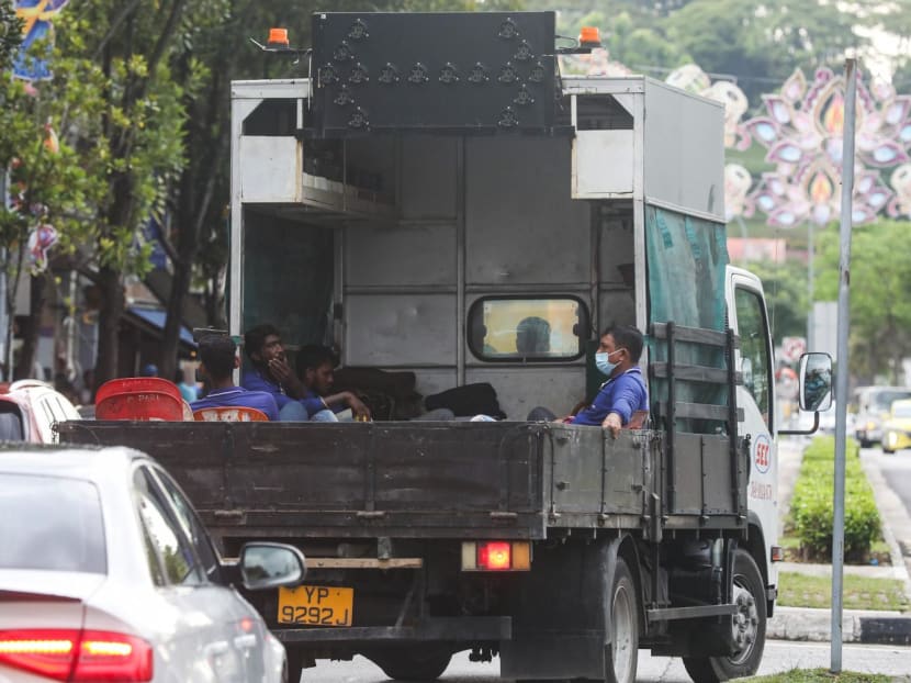 #trending: Netizens slam business groups’ reluctance to do more for safety of workers transported on back of lorries #trending: Netizens slam business groups’ reluctance to do more for safety of workers transported on back of lorries